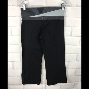 lululemon athletica Pants - Lululemon reversible Groove crops 6 Black lululemon athletica Pants - Lululemon reversible Groove crops 6 Black